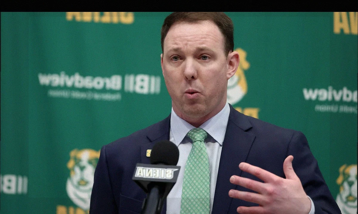 Новый директор баскетбольных операций Джерри МакНамары связан с Сиракьюс