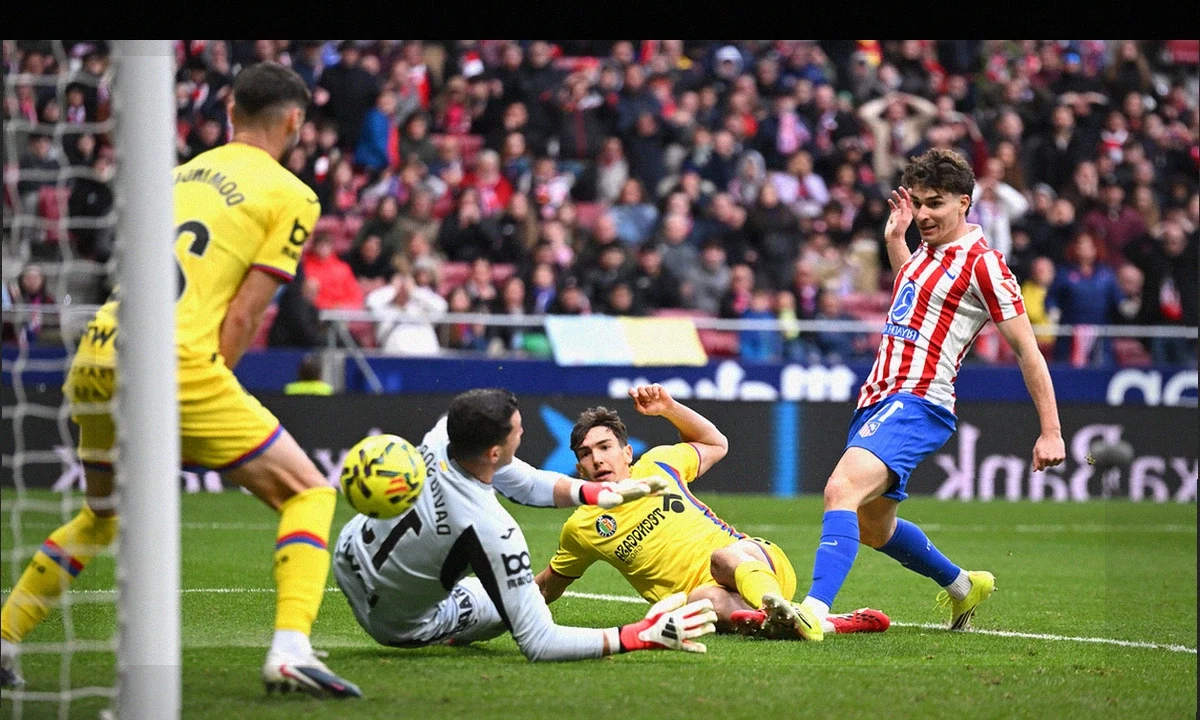 Barcelona’s Julian Alvarez Dream Faces Atletico Madrid’s €100M+ Demands